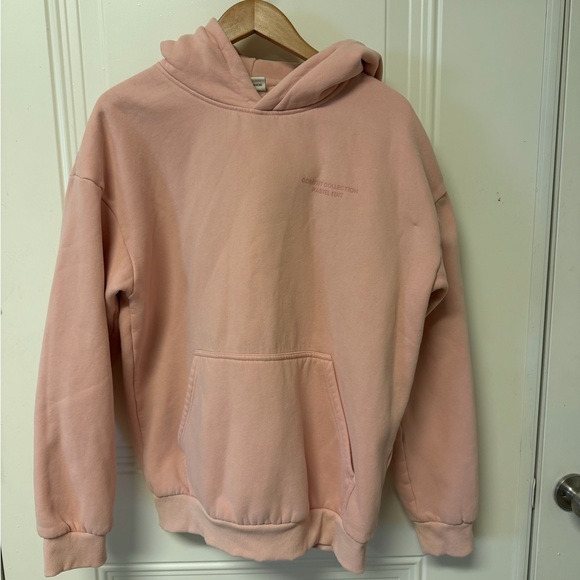 Comfrt Limited Edition Bubblegum Pastel Hoodie - Picture 6 of 9